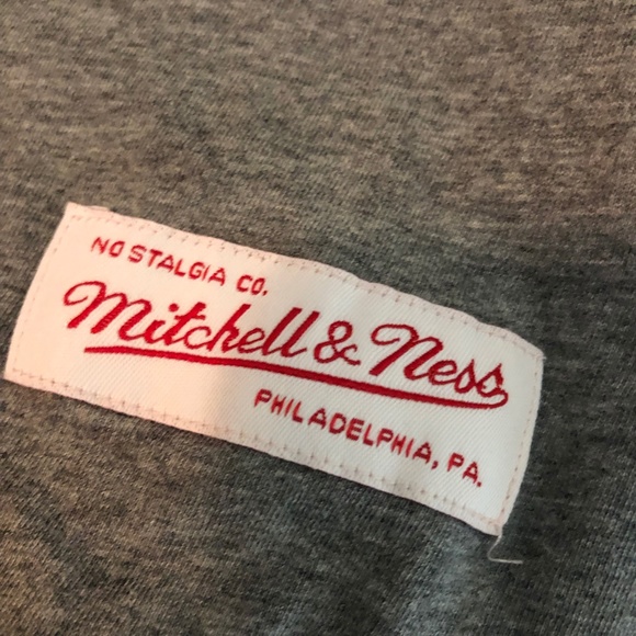 Mitchell & Ness - Boston Celtics Basketball Ranglan Top - Picture 6 of 7